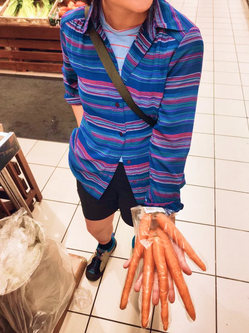 There's a problem with my hand, or better: five problems. One for each finger. Actually a carrot for each finger.