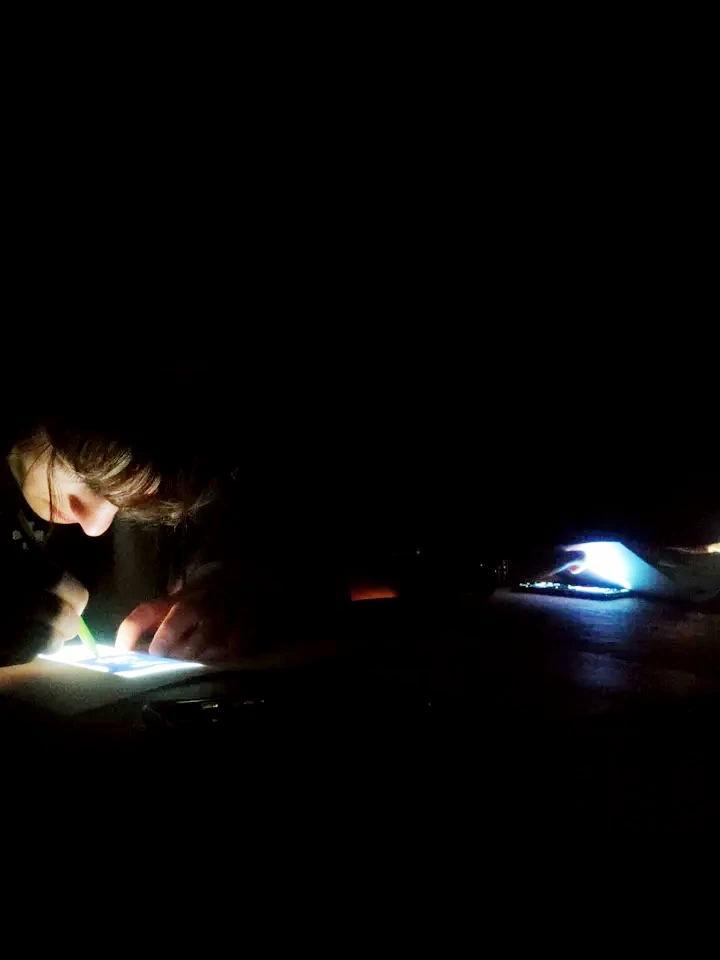 Below the dark cloth tracing